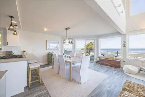 Dining - 391 3 Crabs Rd, Sequim, WA 98382 photo 1 of 1