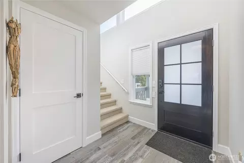 Entry Way - 391 3 Crabs Rd, Sequim, WA 98382 photo 1 of 2