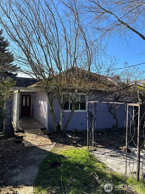 4546 47th Ave SW, Seattle, WA 98116