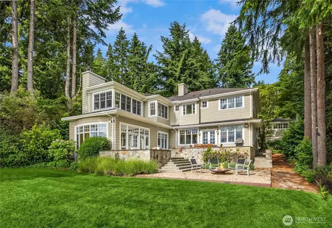 13401 Manzanita Rd NE, Bainbridge Island, WA 98110