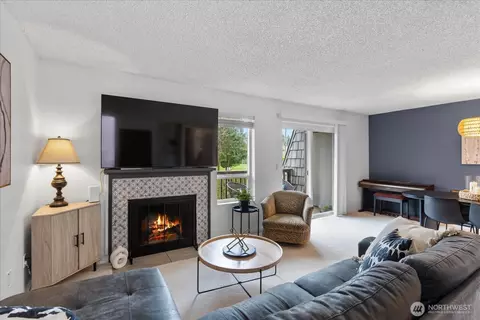21615 80th Ave W #215, Edmonds, WA 98026