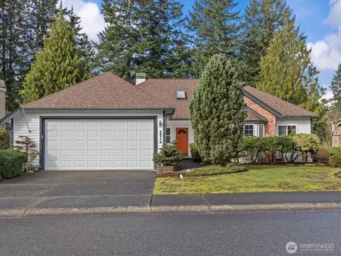 25719 Lake Wilderness Country Club Dr SE, Maple Valley, WA 98038