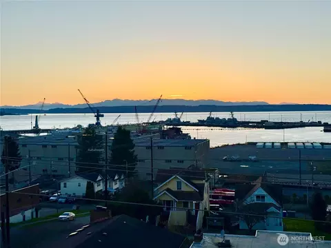 View/Area - 2522 Rucker Ave #403, Everett, WA 98201 photo 7 of 8