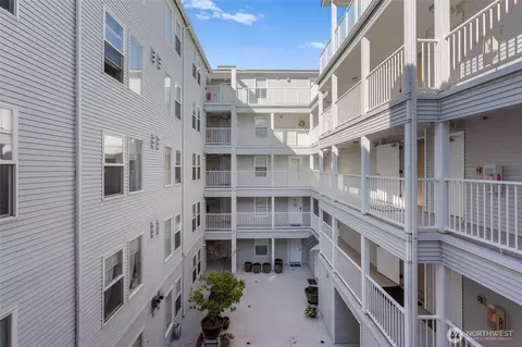 Exterior - 2522 Rucker Ave #403, Everett, WA 98201 photo 1 of 4