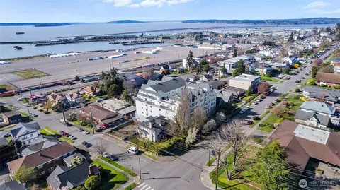 View/Area - 2522 Rucker Ave #403, Everett, WA 98201 photo 5 of 8