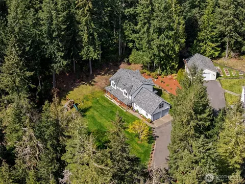 5623 NW Millglade Ln, Bremerton, WA 98312