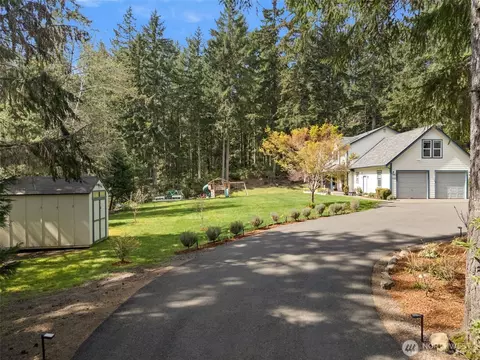 5623 NW Millglade Ln, Bremerton, WA 98312