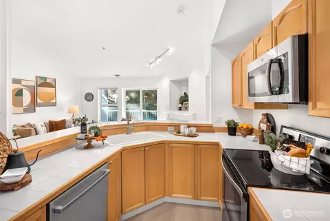 Kitchen - 17107 123rd Pl NE #V302, Bothell, WA 98011 photo 1 of 2