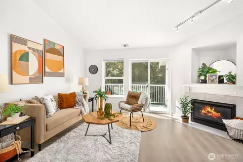 Living - 17107 123rd Pl NE #V302, Bothell, WA 98011 photo 1 of 3