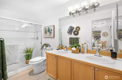Bath - 17107 123rd Pl NE #V302, Bothell, WA 98011 photo 1 of 2