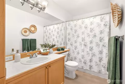 Bath - 17107 123rd Pl NE #V302, Bothell, WA 98011 photo 2 of 2