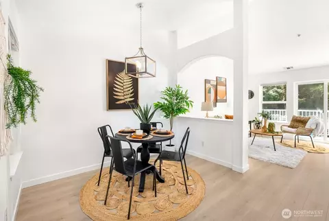 Dining - 17107 123rd Pl NE #V302, Bothell, WA 98011 photo 1 of 2
