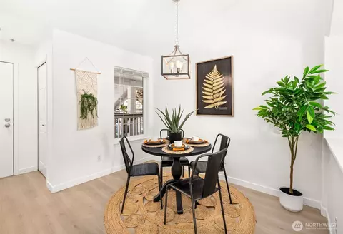 Dining - 17107 123rd Pl NE #V302, Bothell, WA 98011 photo 2 of 2