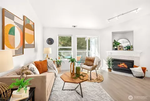 Living - 17107 123rd Pl NE #V302, Bothell, WA 98011 photo 2 of 3