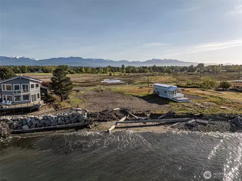 381 3 Crabs Rd, Sequim, WA 98382 photo 2