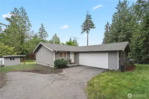 70 E Huckleberry Dr, Grapeview, WA 98546
