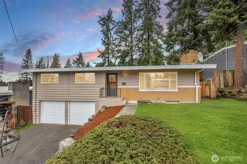 146 NE 165th St, Shoreline, WA 98155