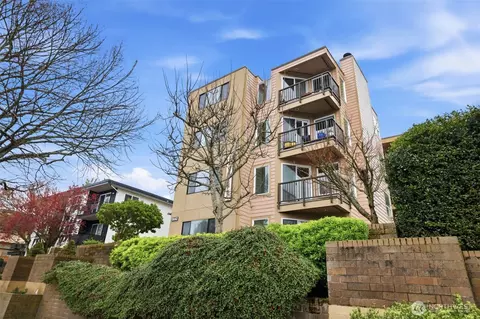 5642 California Ave SW #3, Seattle, WA 98136