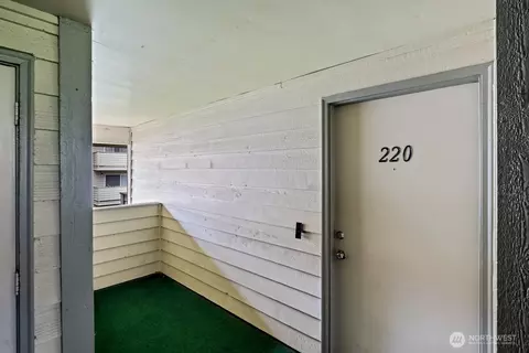 1150 Sunset Blvd NE #220, Renton, WA 98056