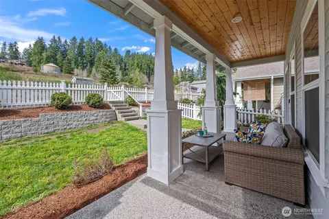 30 E Cedarland Ln, Allyn, WA 98524