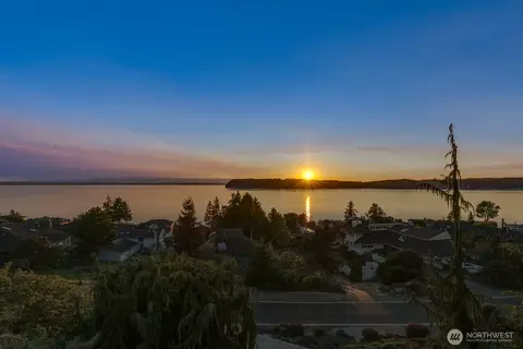 10413 66th Pl W, Mukilteo, WA 98275
