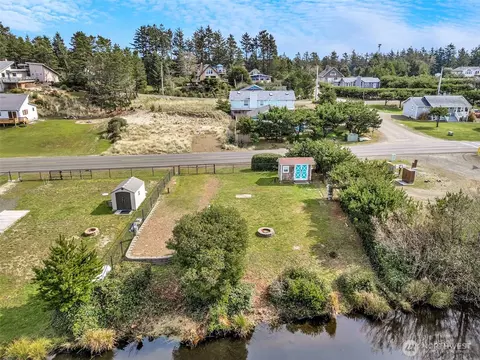 30701 I St, Ocean Park, WA 98640
