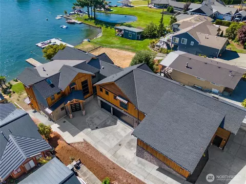 1024 184th Avenue Ct E, Lake Tapps, WA 98391