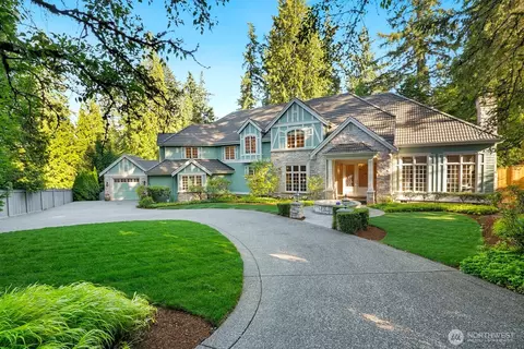 13695 NE 32nd Pl, Bellevue, WA 98005