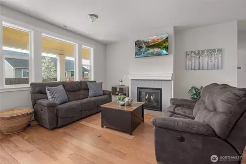1768 E Rio Vista Ave, Burlington, WA 98233