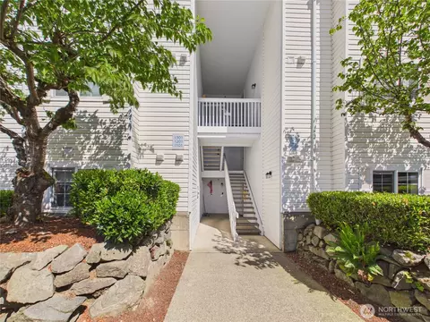 11002 SE Petrovitsky Rd #I102, Renton, WA 98055