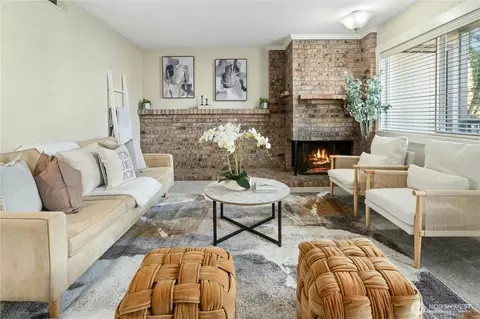 9515 NE 180th St #C101, Bothell, WA 98011