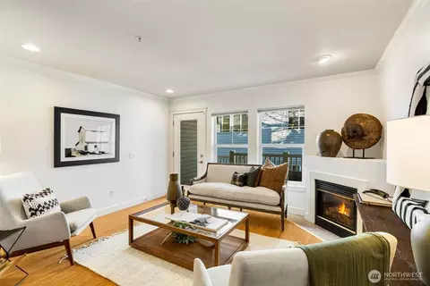 206 24th Ave E, Seattle, WA 98112