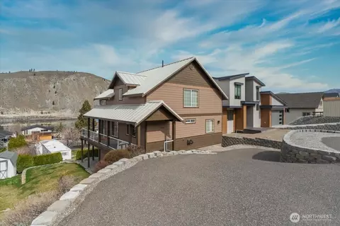 585 Entiat Pl, Orondo, WA 98843
