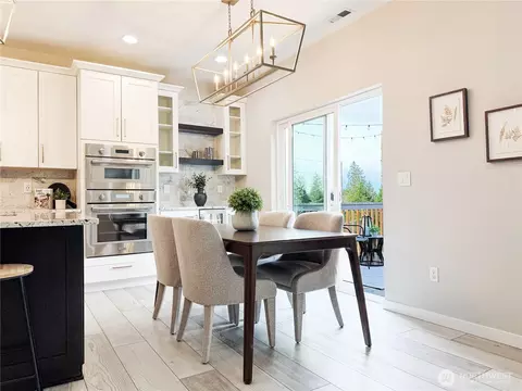 Dining - 22724 41st St SE, Bothell, WA 98021 photo 1 of 2