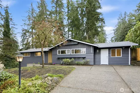 10627 SE 18th St, Bellevue, WA 98004
