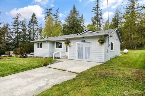 1257 Russell Dr, Coupeville, WA 98239