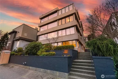 1627 California Ave SW #4, Seattle, WA 98116