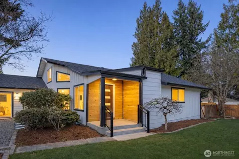 Exterior - 2406 100th St SE, Everett, WA 98208 photo 2 of 9