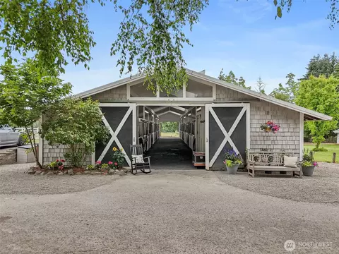 20722 SE 34th St #2, Sammamish, WA 98075