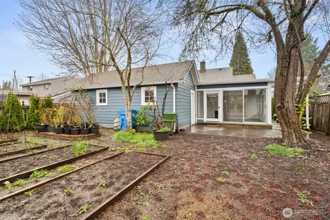 Exterior - 1412 Everett St, Sumner, WA 98390 photo 6 of 9