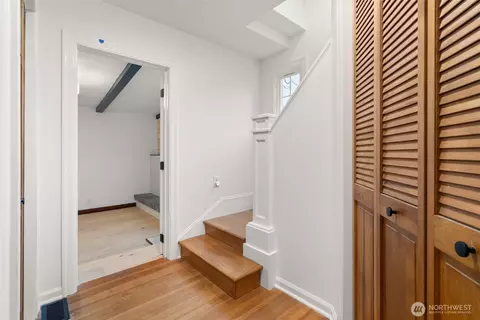 Entry Way - 1412 Everett St, Sumner, WA 98390 photo 1 of 1