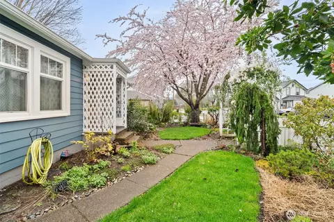 Exterior - 1412 Everett St, Sumner, WA 98390 photo 5 of 9