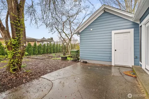 Exterior - 1412 Everett St, Sumner, WA 98390 photo 8 of 9