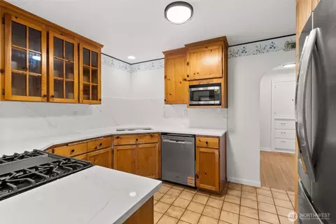 Kitchen - 1412 Everett St, Sumner, WA 98390 photo 1 of 2