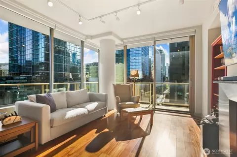 910 Lenora St #903, Seattle, WA 98121