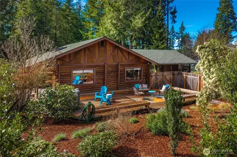 101 E Lake Forest Dr, Allyn, WA 98524