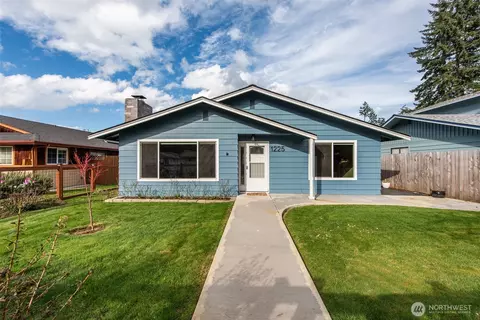 1225 W 17th St, Port Angeles, WA 98363