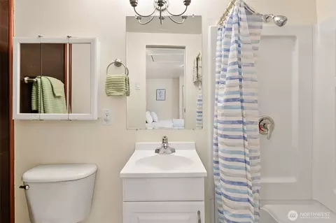 Bath - 12219 4th Pl W, Everett, WA 98204 photo 3 of 3