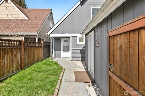 Exterior - 12219 4th Pl W, Everett, WA 98204 photo 2 of 6