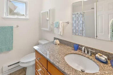 Bath - 12219 4th Pl W, Everett, WA 98204 photo 1 of 3